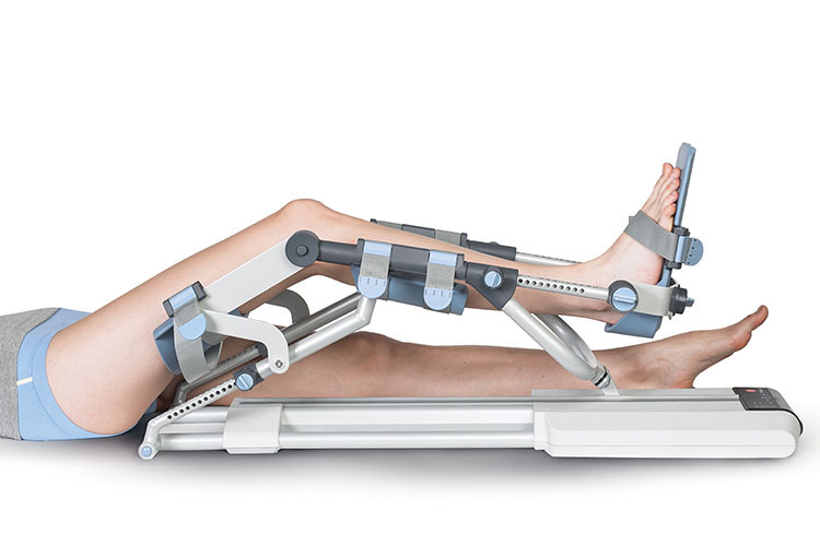 szyna rehabilitacyjna CPM BTL-CPMotion podniesione kolano w neutralnej pozycji